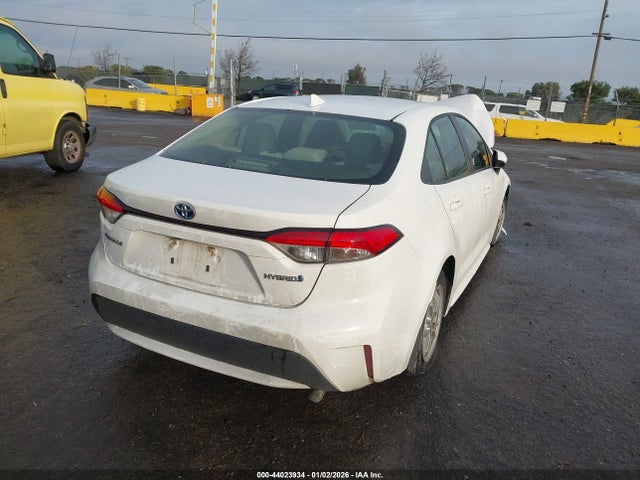 Toyota Corolla Hybrid Le 2022 JTDEAMDE0N3014048 Image 4