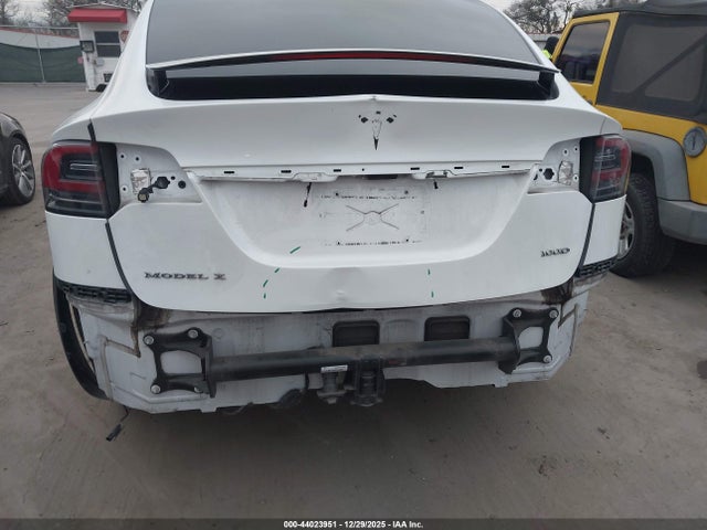Продажа на аукционе авто 2018 Tesla Model X 100d/75d/p100d, vin: 5YJXCBE29JF088402, номер лота: 44023951