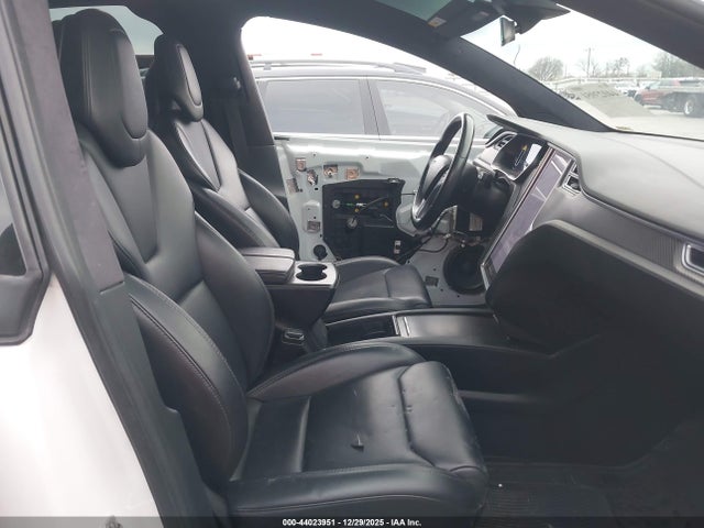 Продажа на аукционе авто 2018 Tesla Model X 100d/75d/p100d, vin: 5YJXCBE29JF088402, номер лота: 44023951