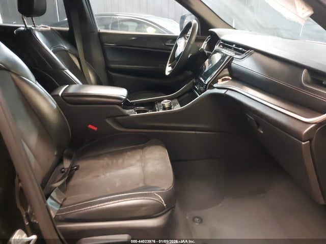2023 JEEP GRAND CHEROKEE 1C4RJHAG9P8882103 Photo 4