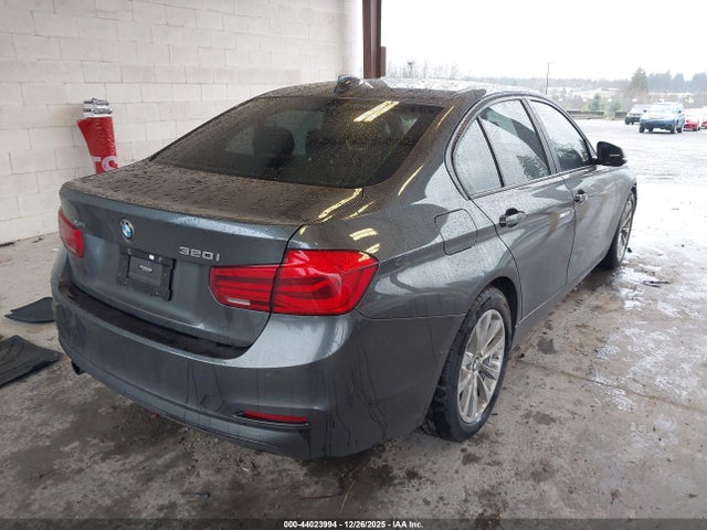 2018 BMW 320I WBA8A3C51JA499828 Photo 3