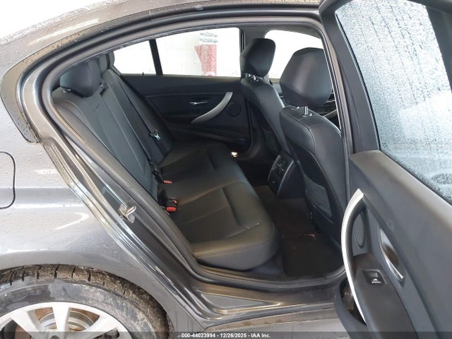 2018 BMW 320I WBA8A3C51JA499828 Photo 7