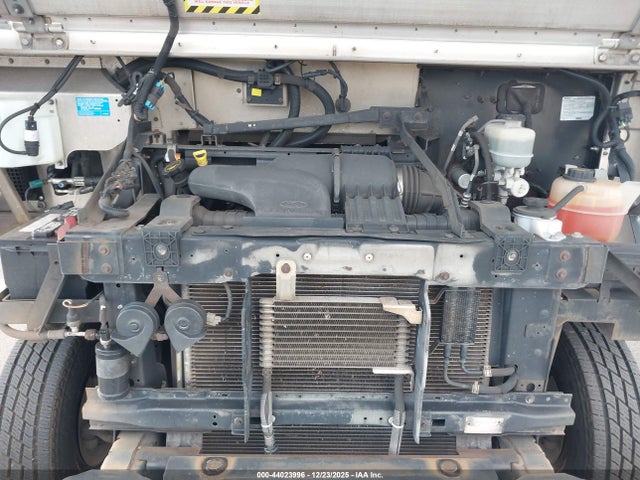 Ford E-350 Stripped 2017 1FC3E3KS0HDC69859 Image 9