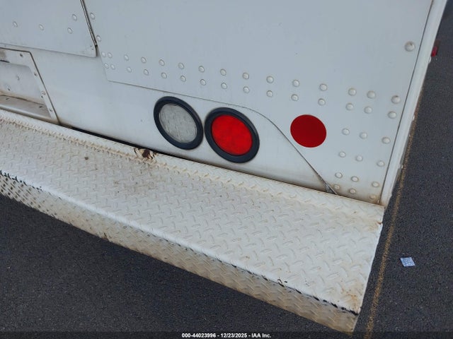 Ford E-350 Stripped 2017 1FC3E3KS0HDC69859 Image 11