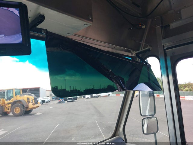 Ford E-350 Stripped 2017 1FC3E3KS0HDC69859 Image 19