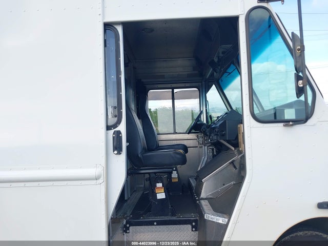 Ford E-350 Stripped 2017 1FC3E3KS0HDC69859 Image 6