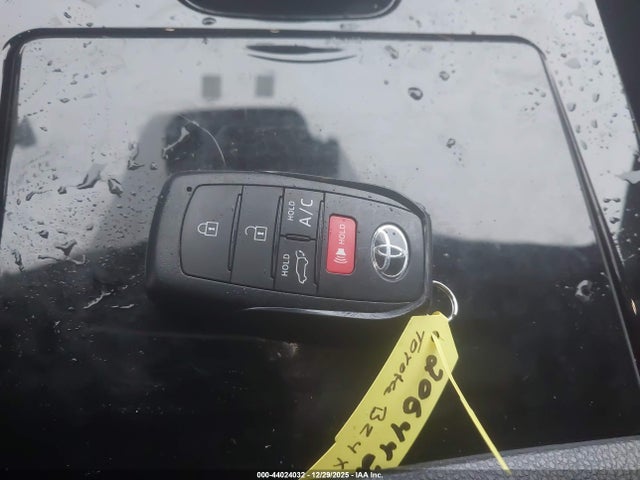 JTMAAAAAXSA070990 Toyota BZ4X XLE