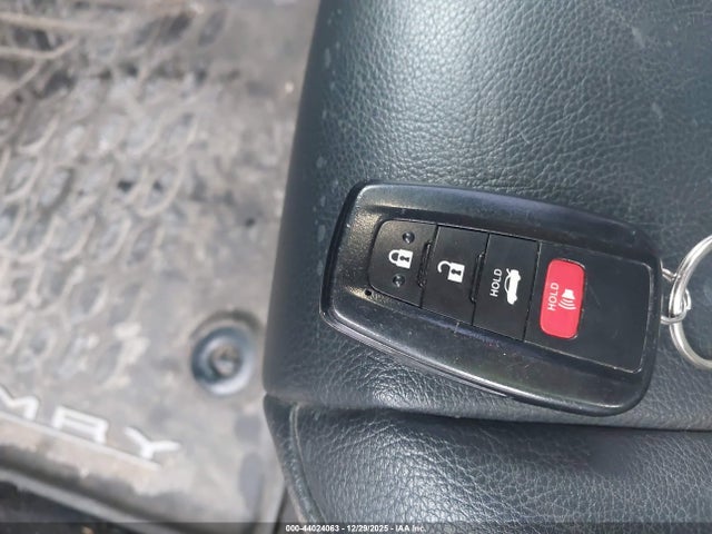 4T1B11HK5KU727515 Toyota CAMRY SE