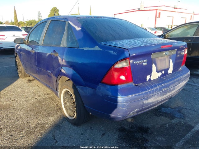 2005 FORD FOCUS 1FAFP34NX5W268500 Photo 2