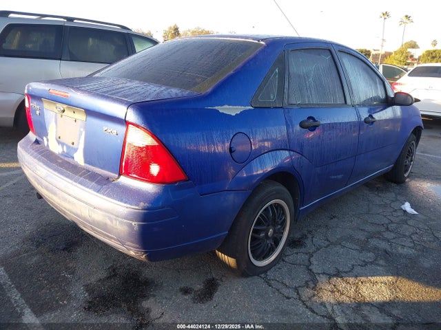 2005 FORD FOCUS 1FAFP34NX5W268500 Photo 3