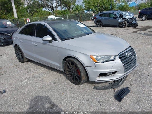 2015 AUDI A3 WAUAJGFF4F1035307 Photo 0