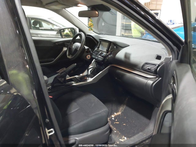 2022 MITSUBISHI ECLIPSE CROSS JA4ATUAA0NZ014276 Photo 4