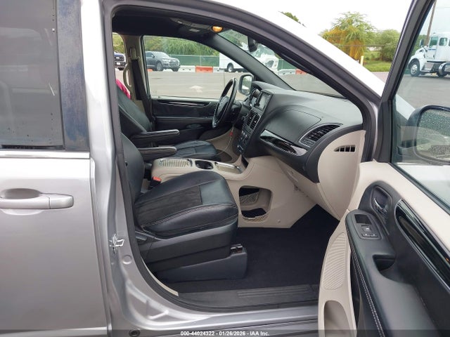 Продаж на аукціоні авто 2019 Dodge Grand Caravan Sxt, vin: 2C4RDGCG9KR660589, номер лоту: 44024322