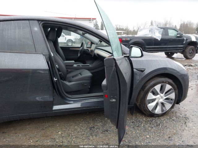 2024 TESLA MODEL Y 7SAYGDEE5RF080472 Photo 4