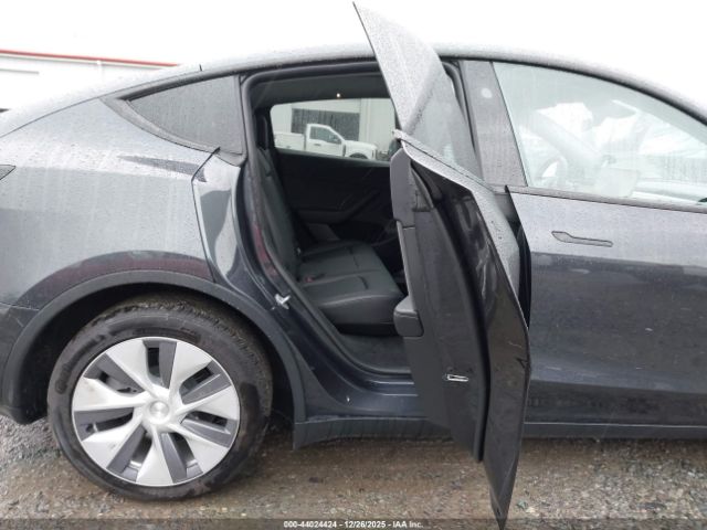 2024 TESLA MODEL Y 7SAYGDEE5RF080472 Photo 7