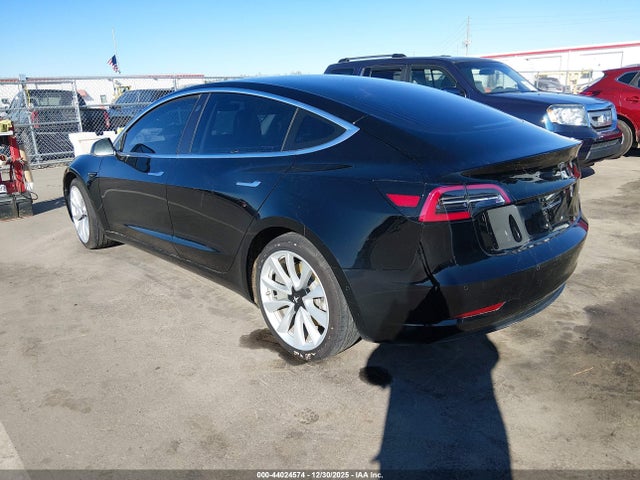 2018 TESLA MODEL 3 5YJ3E1EA3JF050304 Photo 2