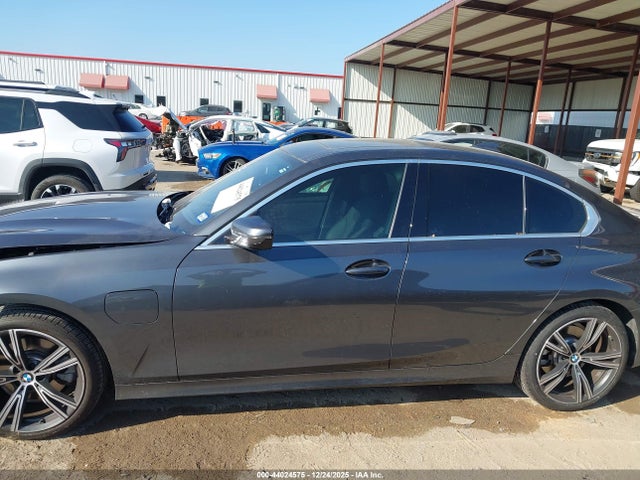 44024575 :رقم المزاد ، 3MW5P7J00M8B76502 vin ، 2021 Bmw 3 Series 330e مزاد بيع