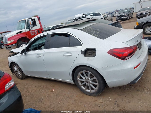 WDD3G4EB4LW039238 Mercedes-Benz A 220