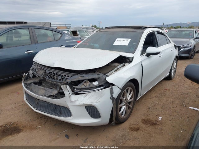 WDD3G4EB4LW039238 Mercedes-Benz A 220
