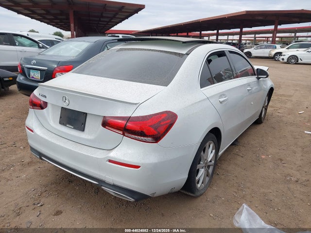 WDD3G4EB4LW039238 Mercedes-Benz A 220