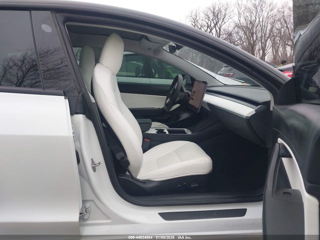 2021 TESLA MODEL 3 5YJ3E1EC3MF856469 Photo 4