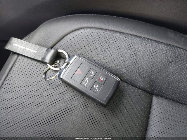 SALYJ2EX9TA815029 Land Rover Range Rover Velar P250 S