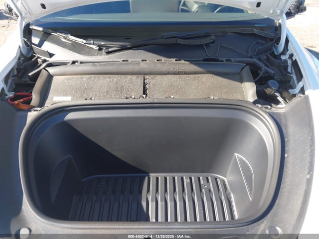 2024 TESLA MODEL Y 7SAYGDEE0RA216410 Photo 9