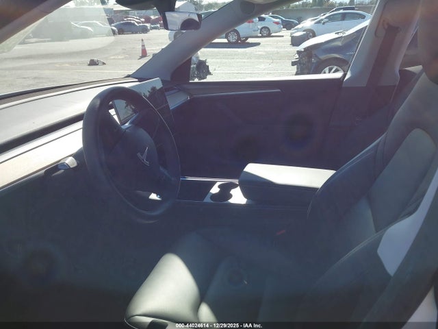 2024 TESLA MODEL Y 7SAYGDEE0RA216410 Photo 4