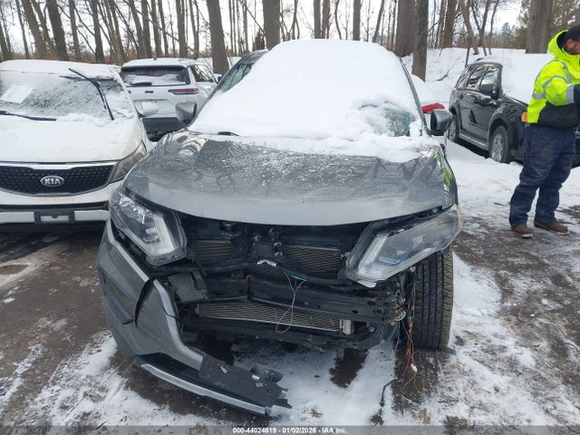 2018 Nissan Rogue S მანქანა იყიდება აუქციონზე, vin: KNMAT2MV7JP552701, აუქციონის ნომერი: 44024619