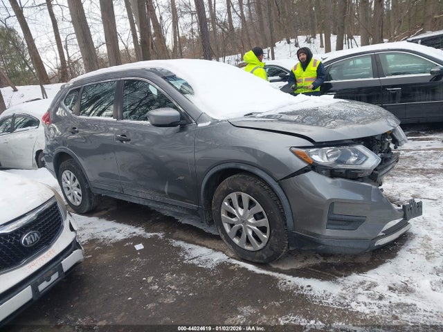 2018 Nissan Rogue S მანქანა იყიდება აუქციონზე, vin: KNMAT2MV7JP552701, აუქციონის ნომერი: 44024619