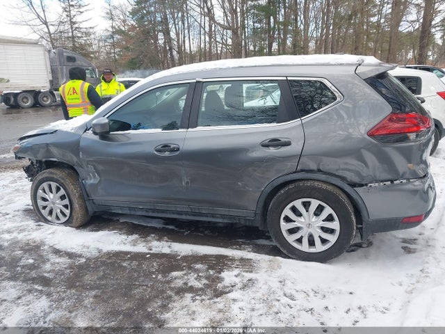 2018 Nissan Rogue S მანქანა იყიდება აუქციონზე, vin: KNMAT2MV7JP552701, აუქციონის ნომერი: 44024619