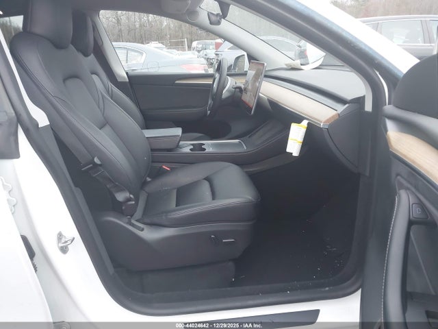 2023 TESLA MODEL Y 7SAYGDEE7PA074358 Photo 4