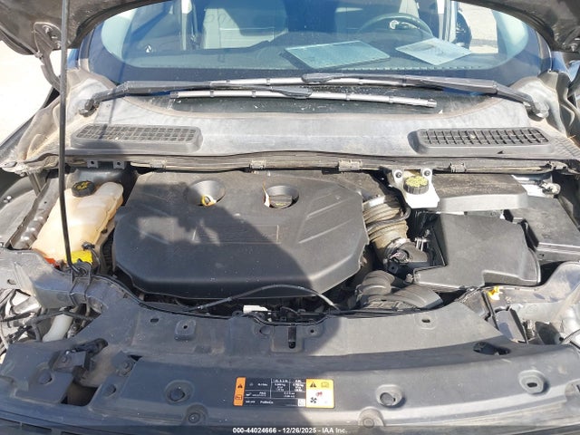 44024666 :رقم المزاد ، 1FMCU9G94FUA52268 vin ، 2015 Ford Escape Se مزاد بيع