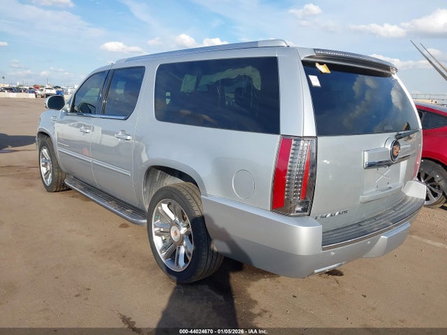 2014 CADILLAC ESCALADE ESV 1GYS4HEF7ER130816 Photo 2