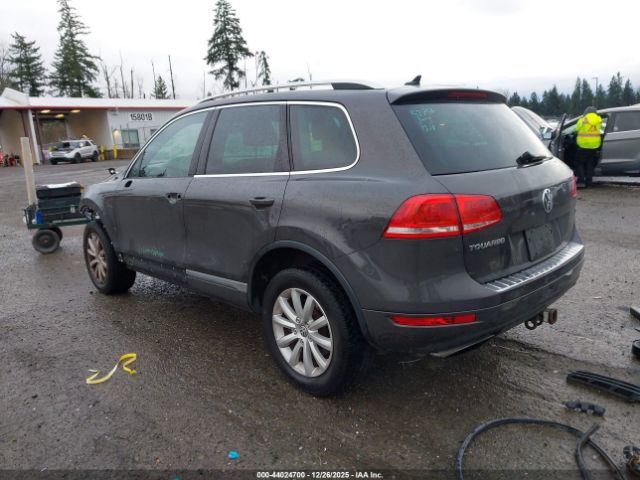 2012 VOLKSWAGEN TOUAREG WVGEF9BP2CD010847 Photo 2