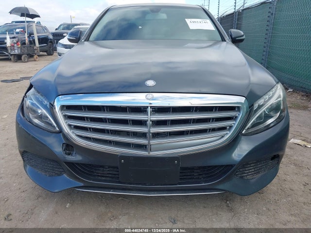 55SWF4KB0FU030722 Mercedes-Benz C 300 Luxury 4matic