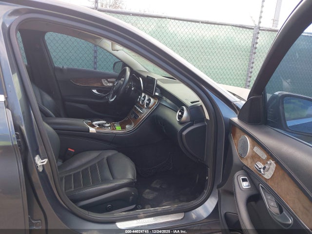 55SWF4KB0FU030722 Mercedes-Benz C 300 Luxury 4matic