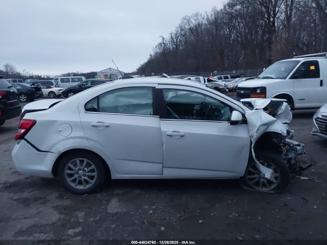44024760 :رقم المزاد ، 1G1JD5SH8H4122871 vin ، 2017 Chevrolet Sonic Lt Auto مزاد بيع
