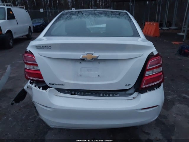 44024760 :رقم المزاد ، 1G1JD5SH8H4122871 vin ، 2017 Chevrolet Sonic Lt Auto مزاد بيع