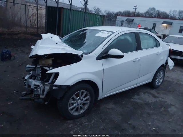 44024760 :رقم المزاد ، 1G1JD5SH8H4122871 vin ، 2017 Chevrolet Sonic Lt Auto مزاد بيع