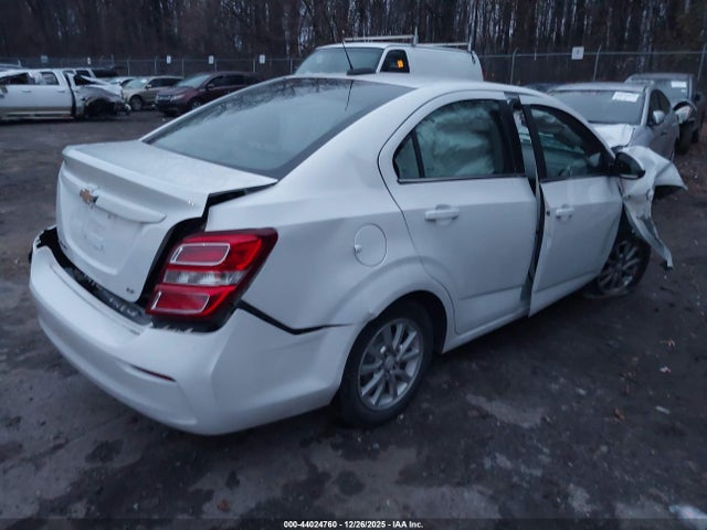 44024760 :رقم المزاد ، 1G1JD5SH8H4122871 vin ، 2017 Chevrolet Sonic Lt Auto مزاد بيع