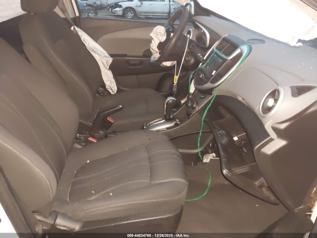 44024760 :رقم المزاد ، 1G1JD5SH8H4122871 vin ، 2017 Chevrolet Sonic Lt Auto مزاد بيع