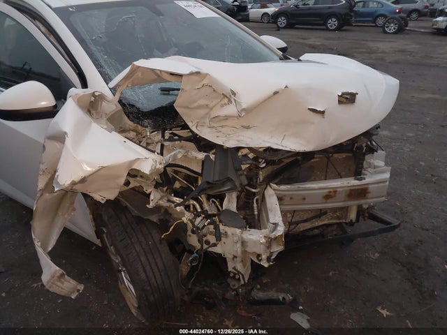 44024760 :رقم المزاد ، 1G1JD5SH8H4122871 vin ، 2017 Chevrolet Sonic Lt Auto مزاد بيع