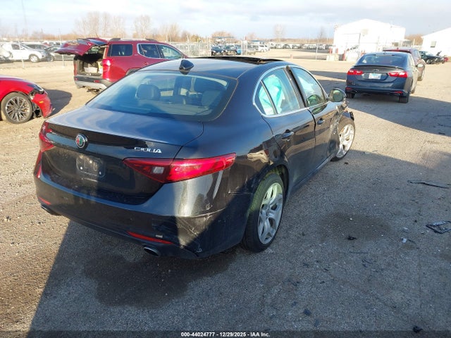 2021 ALFA ROMEO GIULIA ZARFANBN8M7644328 Photo 3