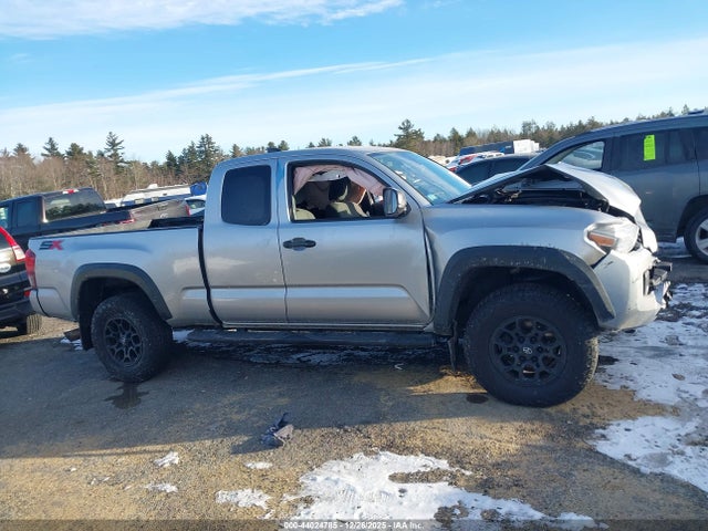 3TYSZ5AN2NT084255 Toyota Tacoma Sr V6