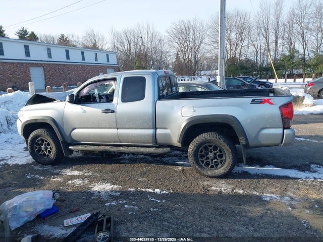 3TYSZ5AN2NT084255 Toyota Tacoma Sr V6