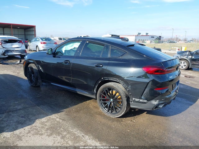 2021 BMW X6 5UXCY6C04M9E35207 Photo 2