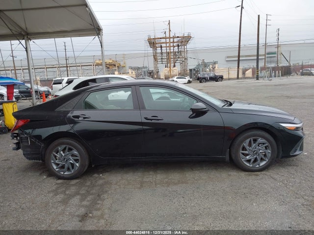 KMHLM4DGXRU753634 Hyundai ELANTRA SEL