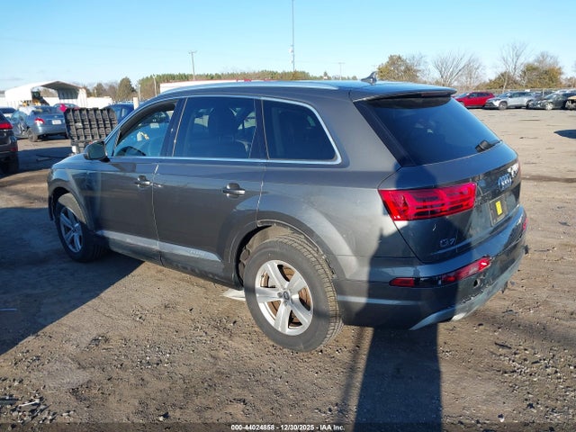 2019 AUDI Q7 WA1LHAF7XKD031830 Photo 2