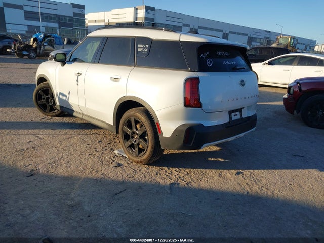 2025 MINI COUNTRYMAN WMZ23GA07S7R00119 Photo 2